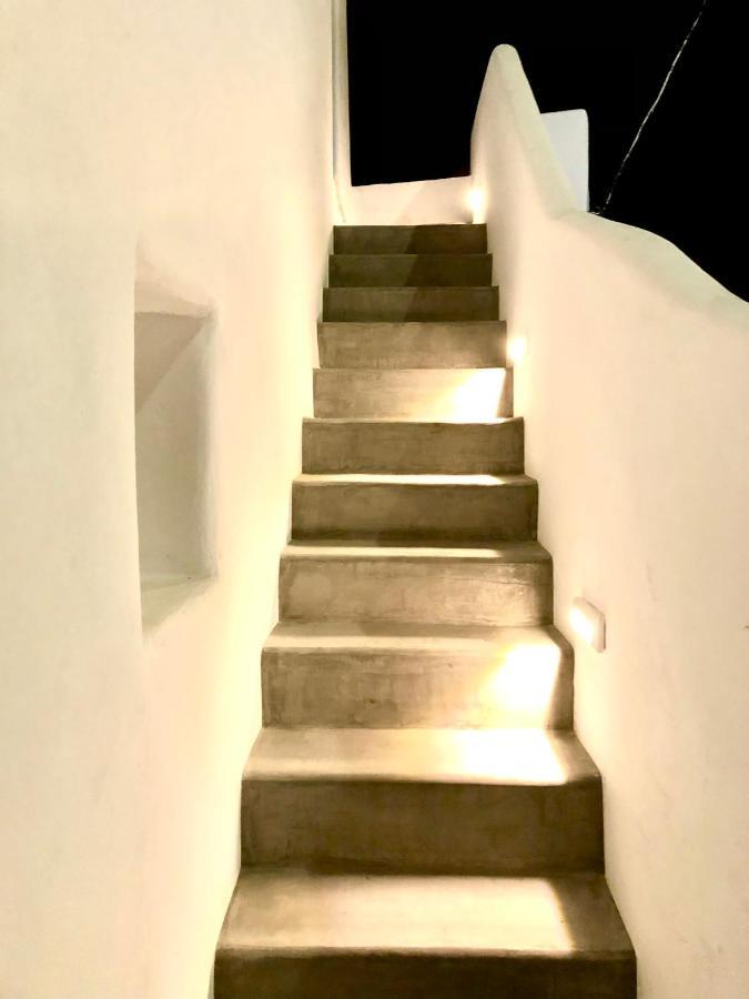 Oldtown Suites Fira Exterior foto